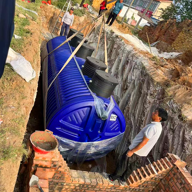 廣西南寧某水務公司定制地埋式污水凈化罐