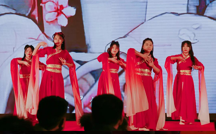 青島巖康塑業(yè)